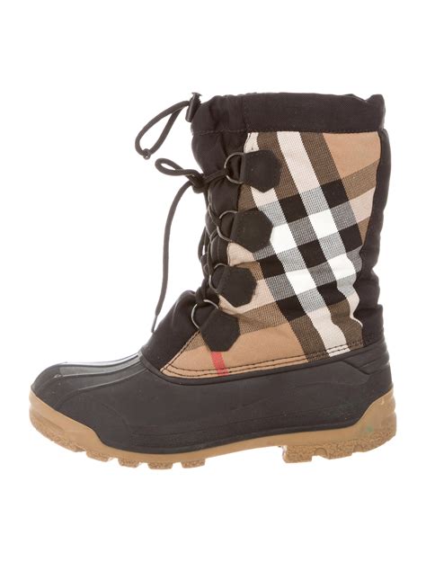 burberry snow boots sale